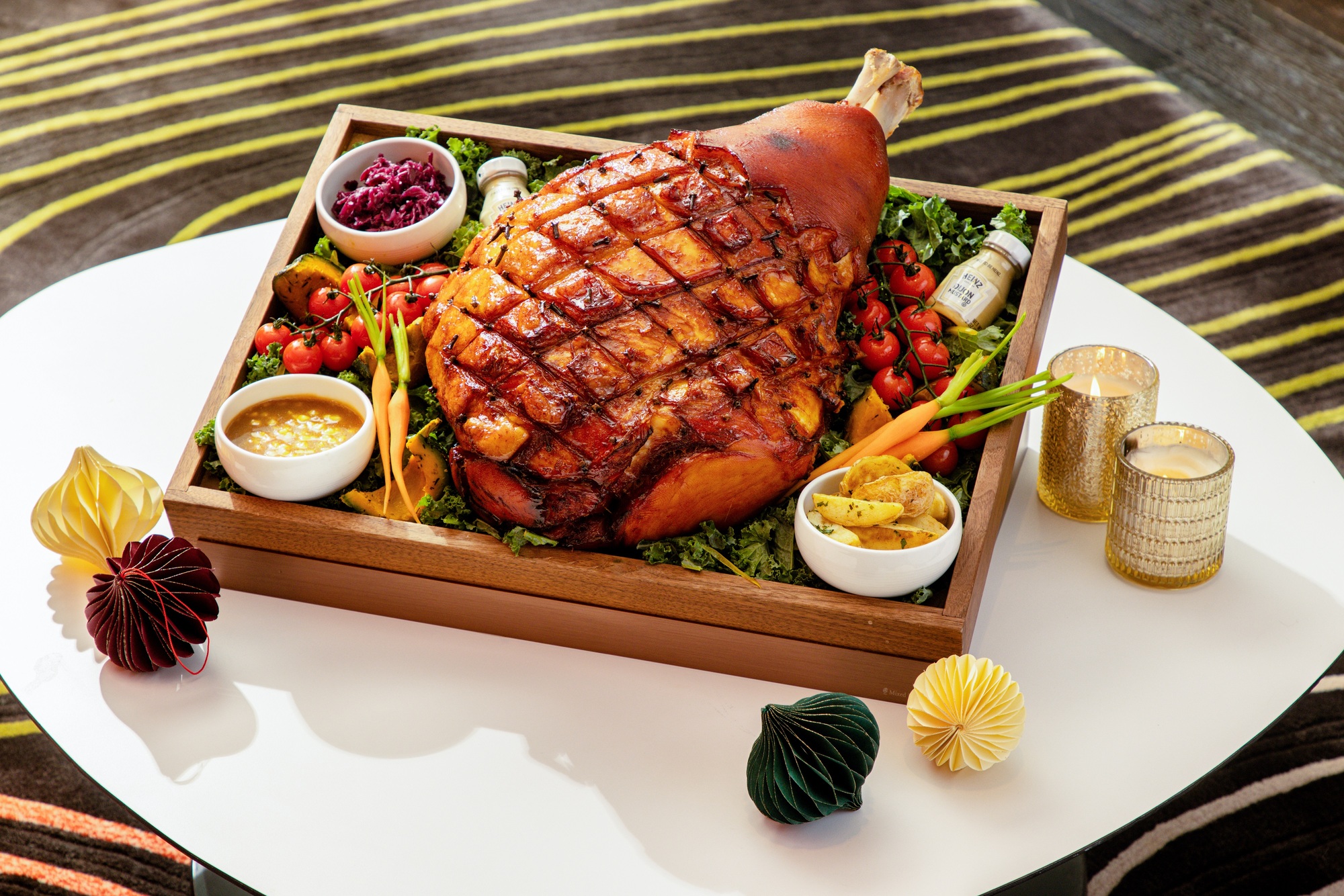 Spiced Honey Glazed Bone-in Gammon Ham (8-10 persons) Spiced Honey Glazed Bone-in Gammon Ham (8-10 persons)