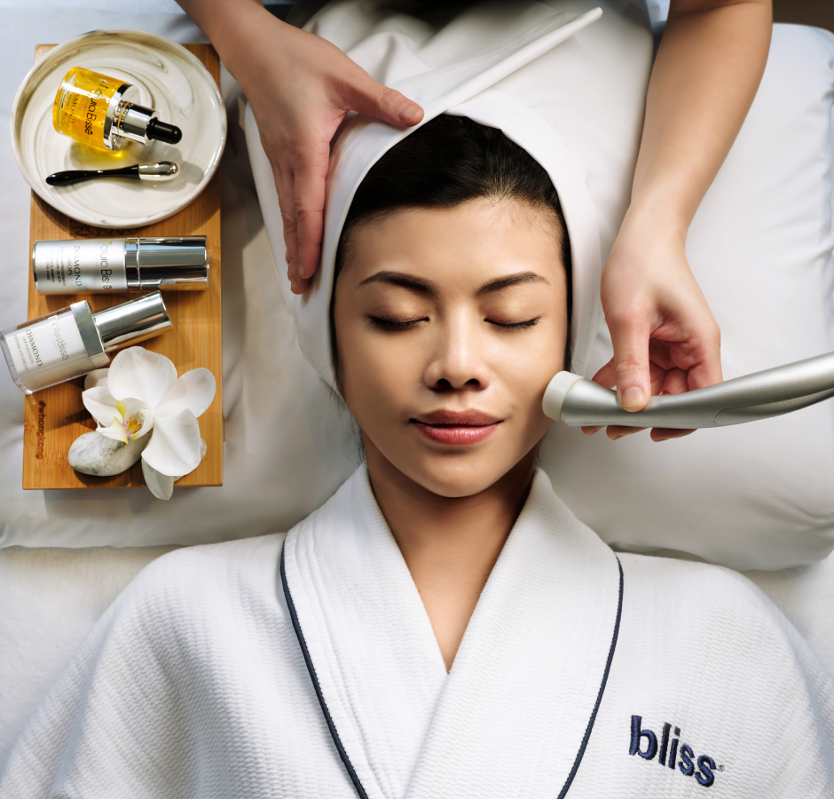 【ANNIVERSARY SALE 50% OFF】 90-minute infusion collagen booster deluxe face electro-mesotherapy + Hong Kong's highest outdoor pool WET® & Harbor View Gym FIT® access