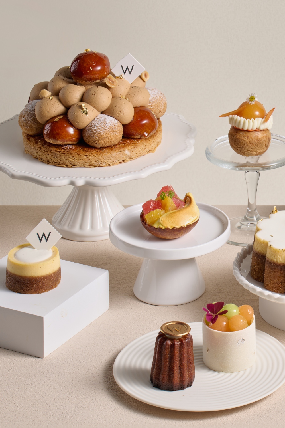 CAKES & PASTRIES