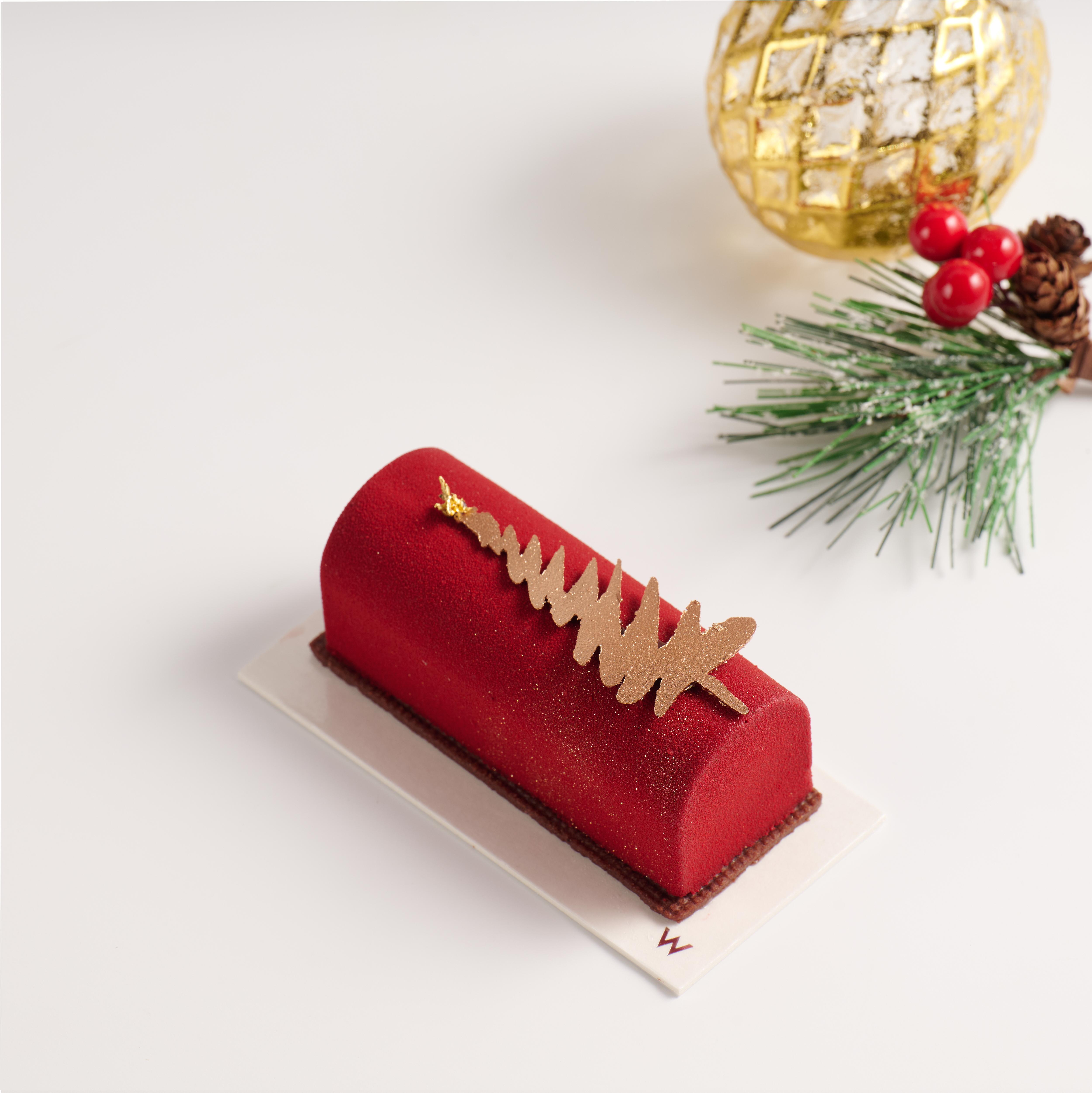 Marron with Rum Raisin Yule Log Marron with Rum Raisin Yule Log
