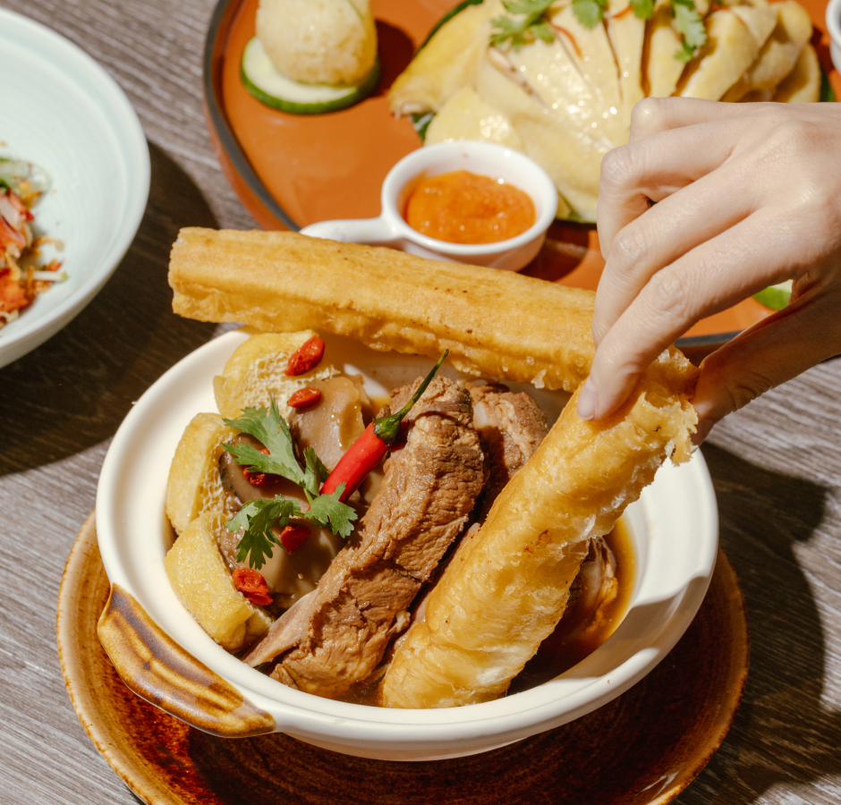 KITCHEN Sunday Buffet Wave